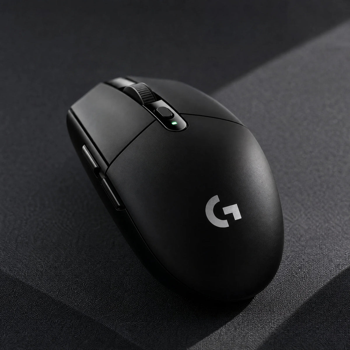Mouse Gamer Sem Fio Logitech G304 LIGHTSPEED – Sensor HERO 12K e 250h de Bateria