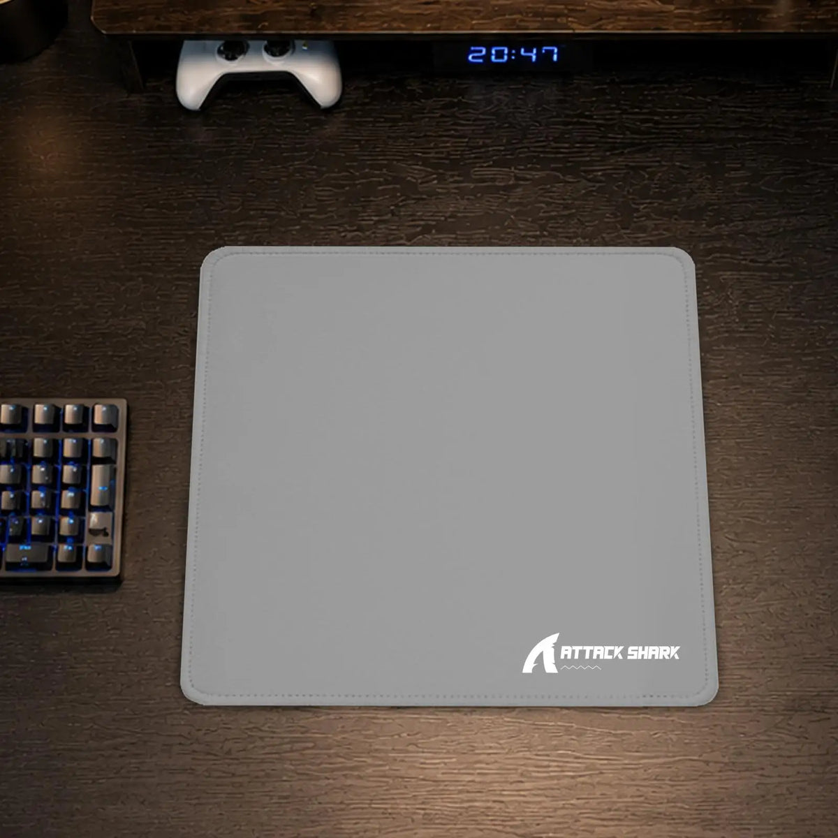 Mouse Pad Attack Shark – Borracha Antiderrapante com Bordas Costuradas